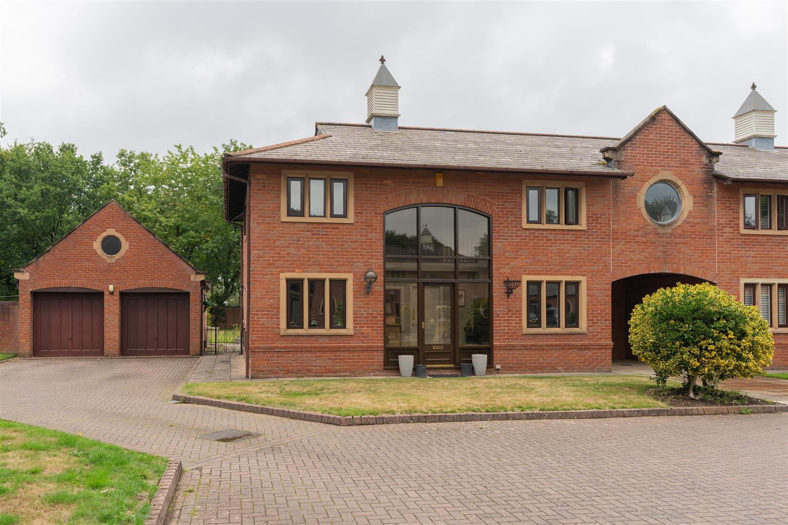 4 bedroom  Link Detached House for Sale in Northwich